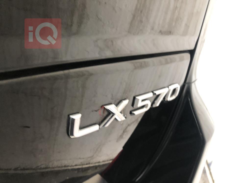 لكزس LX